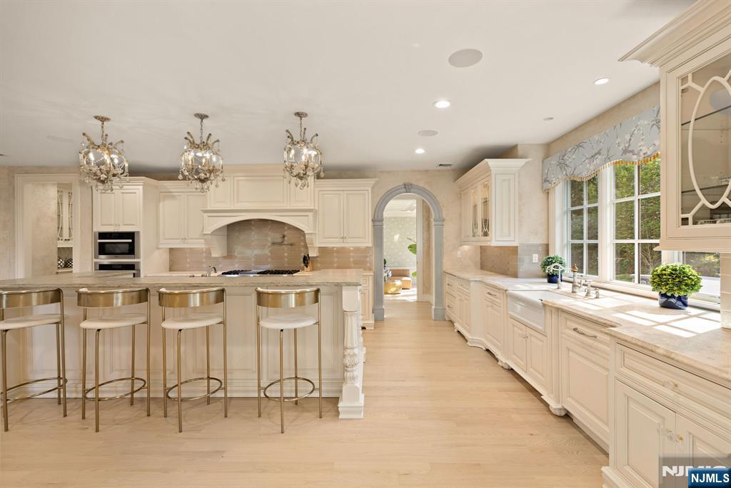 23 Hunter Ridge Woodcliff Lake, NJ 07677 - Photo 13 of 49