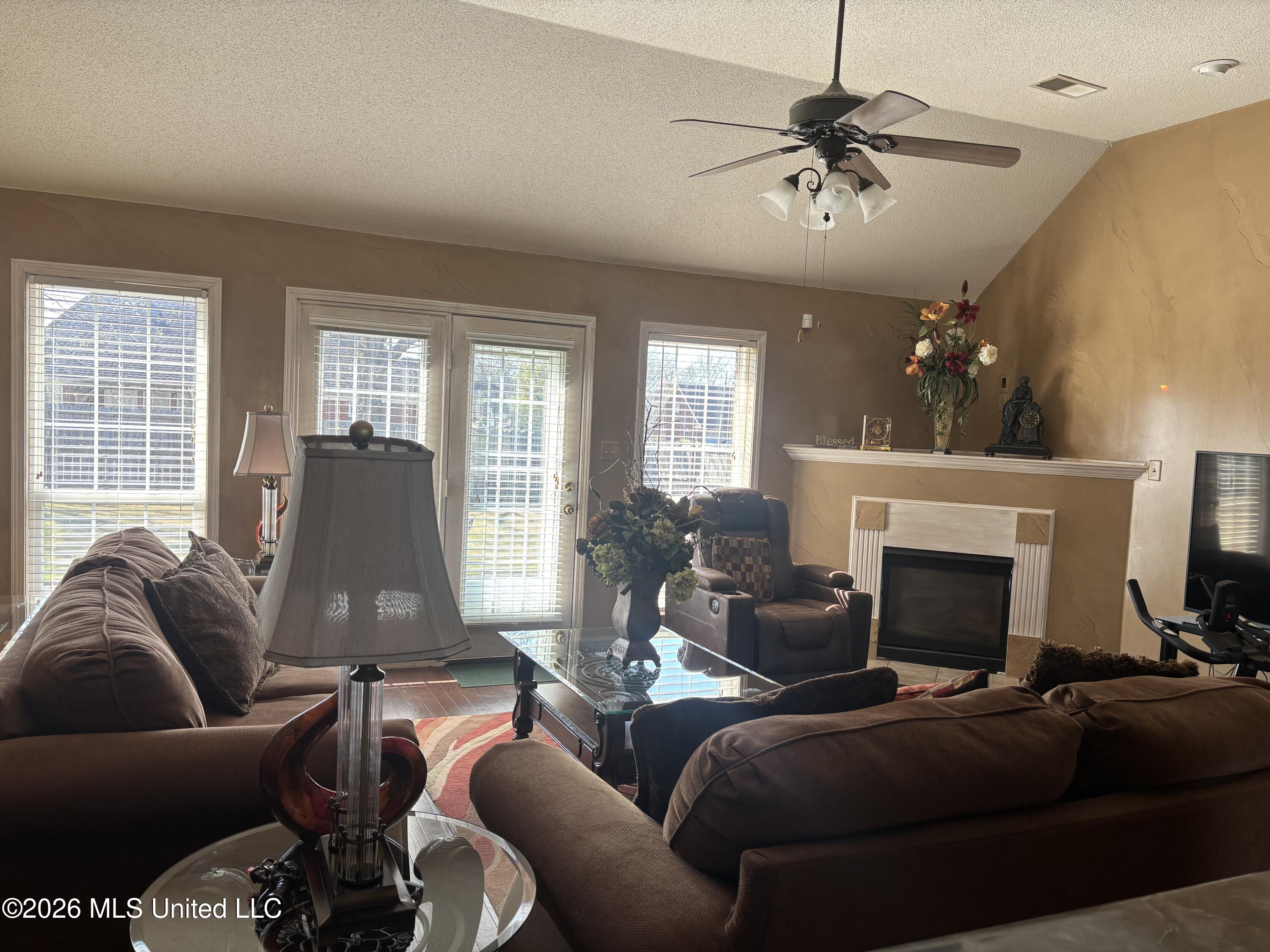 8493 Cross Over Road Southaven, MS 38672 - Photo 14 of 46 IMG_4432