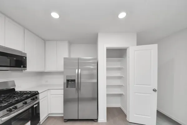 $2,000 | 13499 Sonali Springs Drive, Conroe, TX 77302