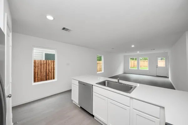 $2,000 | 13499 Sonali Springs Drive, Conroe, TX 77302