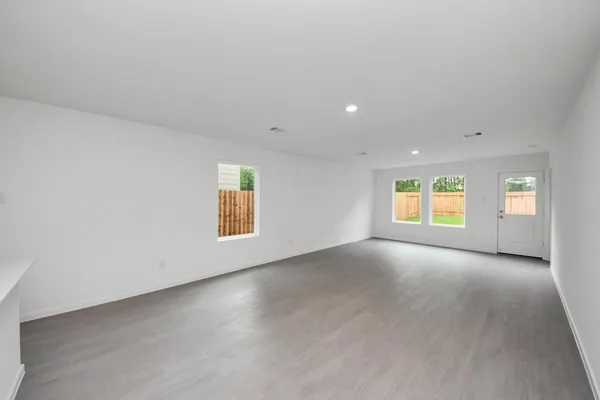 $2,000 | 13499 Sonali Springs Drive, Conroe, TX 77302