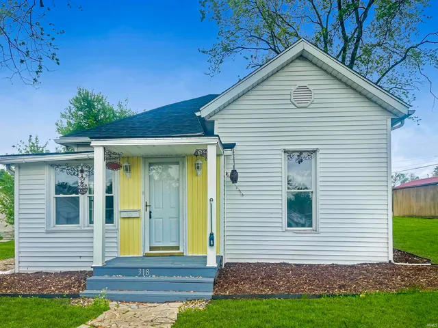 $103,900 | 318 West 10th Street, Bicknell, IN 47512