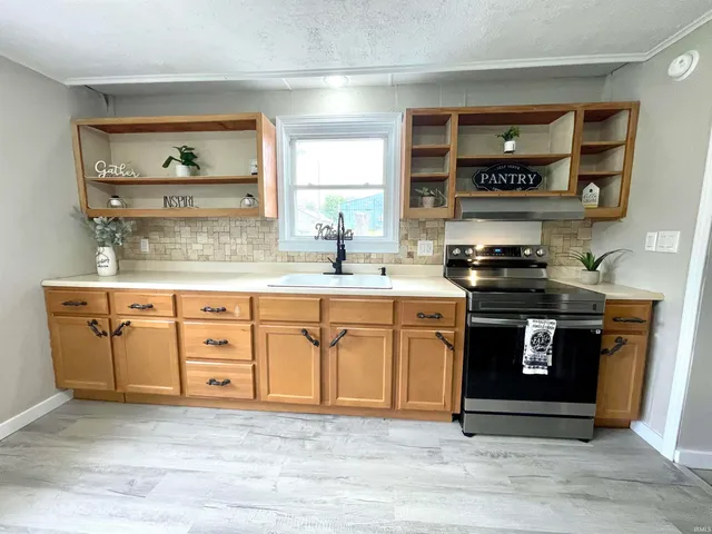 $103,900 | 318 West 10th Street, Bicknell, IN 47512