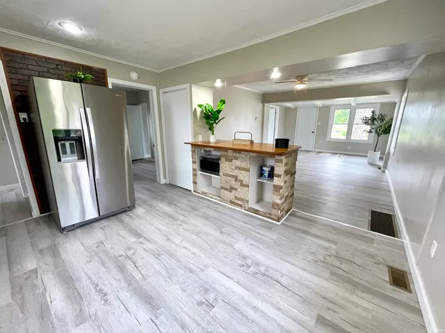 $103,900 | 318 West 10th Street, Bicknell, IN 47512