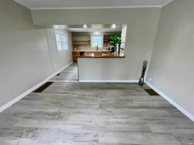 $103,900 | 318 West 10th Street, Bicknell, IN 47512