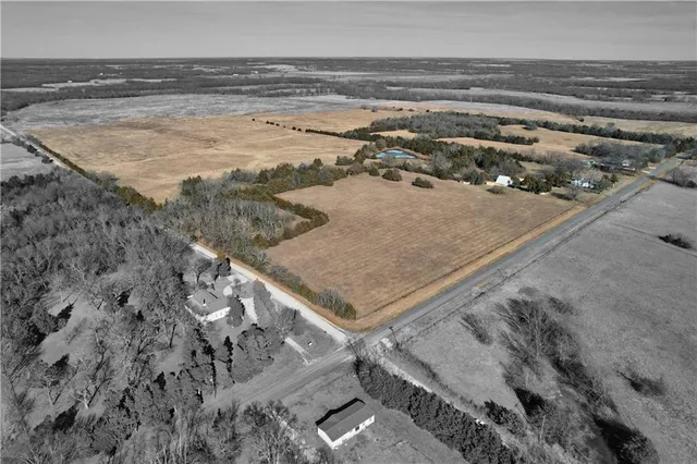 $440,000 | 0 Valley Road, Girard, KS 66743