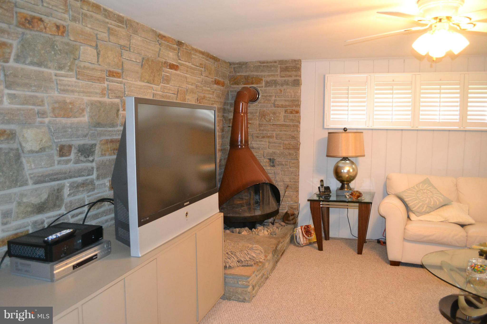 6602 Pimlico Road Baltimore, MD 21209 - Photo 9 of 23 a living room with furniture