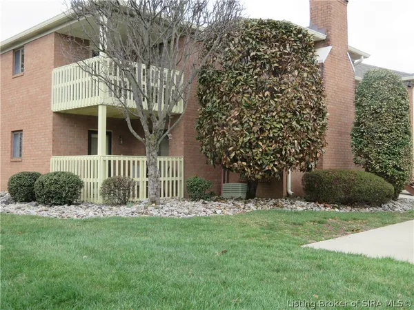 $173,000 | 1710 Charlestown New Albany Road, Unit 46 & 101G, Jeffersonville, IN 47130