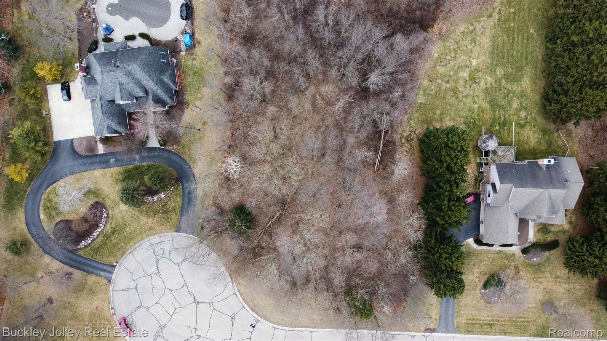 4513 Mapleton Drive Howell, MI 48843 - Photo 2 of 5 1.14 Acre Lot