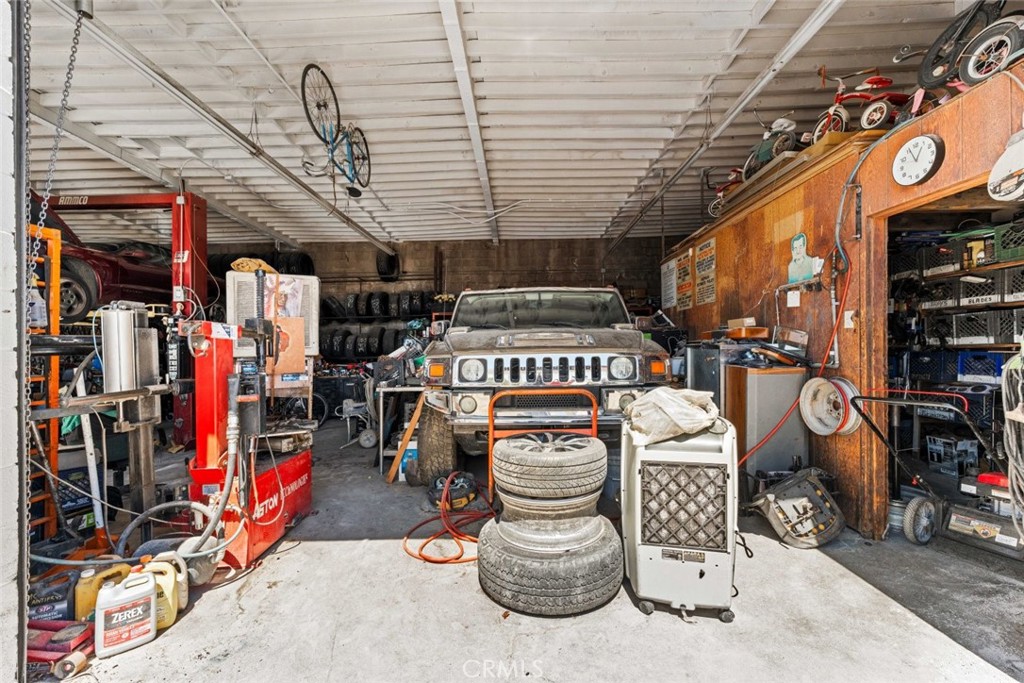 27157 Twenty Mule Team Road Boron, CA 93516 - Photo 13 of 32 a view of storage and utility room