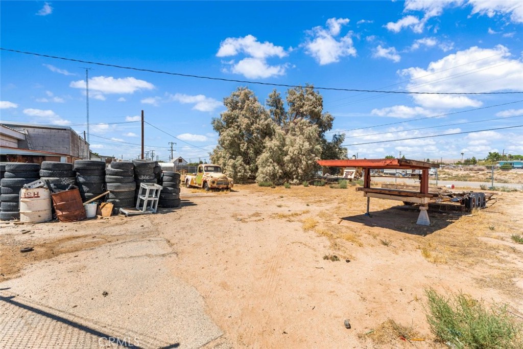 27157 Twenty Mule Team Road Boron, CA 93516 - Photo 22 of 32 a view of a terrace with furniture