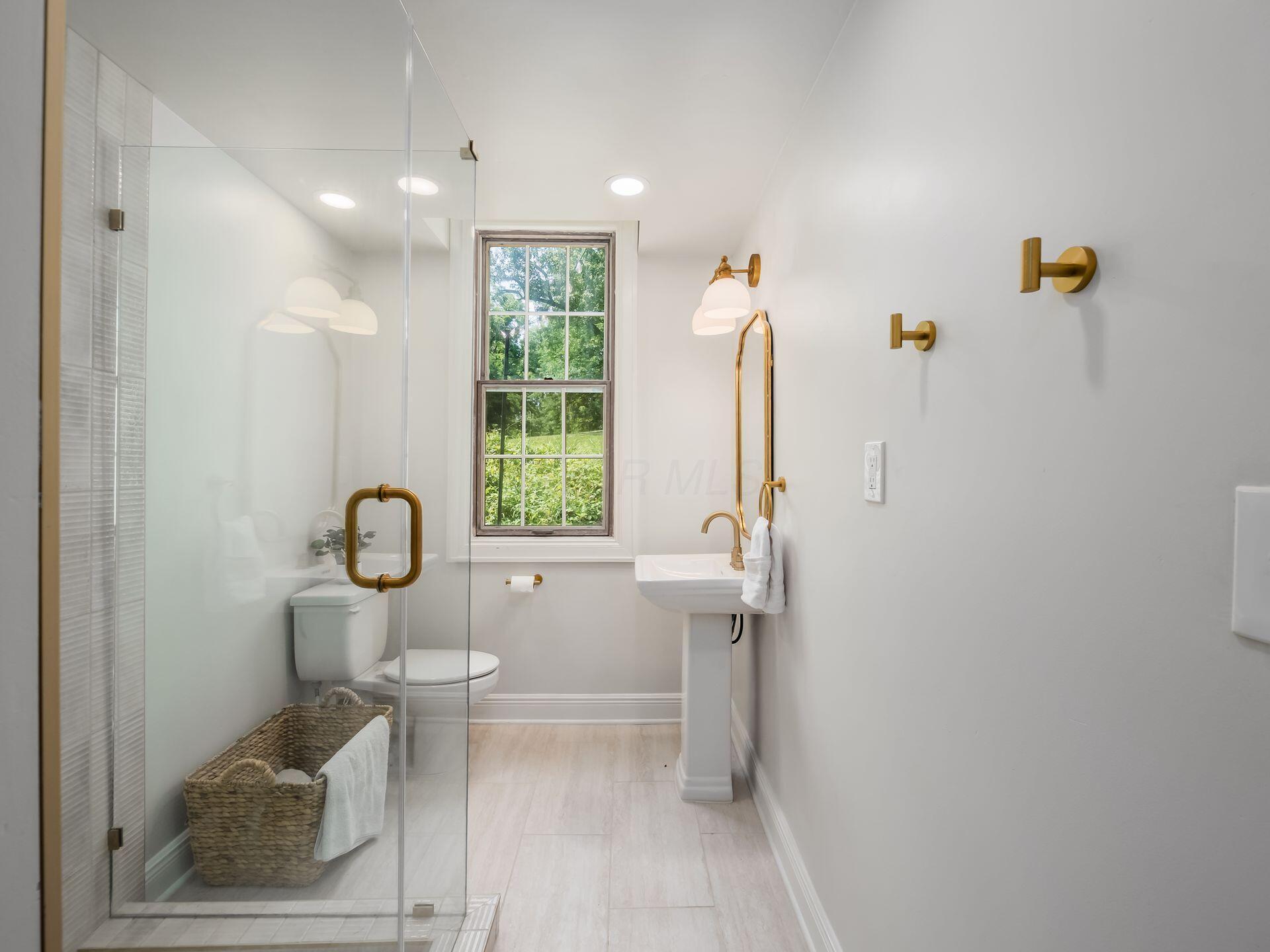 1490 Stratford Road Delaware, OH 43015 - Photo 24 of 52 1st Fl. Bathroom