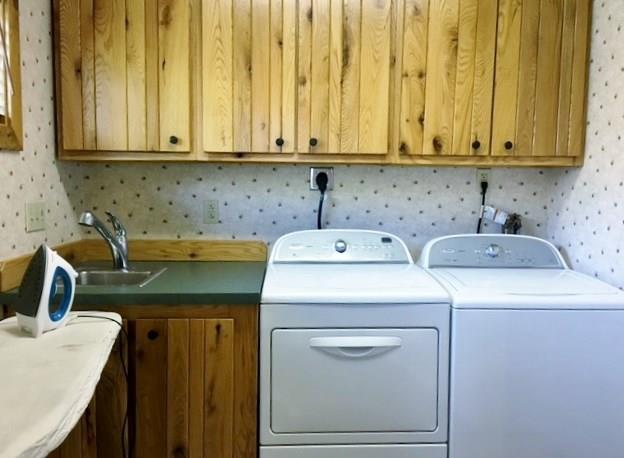 170 Cedar Ridge Lane Somerset, PA 15501 - Photo 17 of 25 First floor laundry in master suite