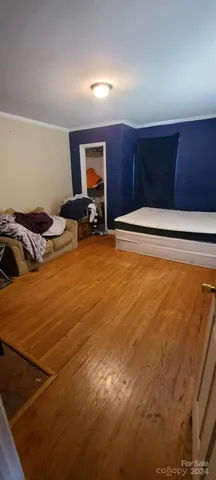 a view of a livingroom with furniture