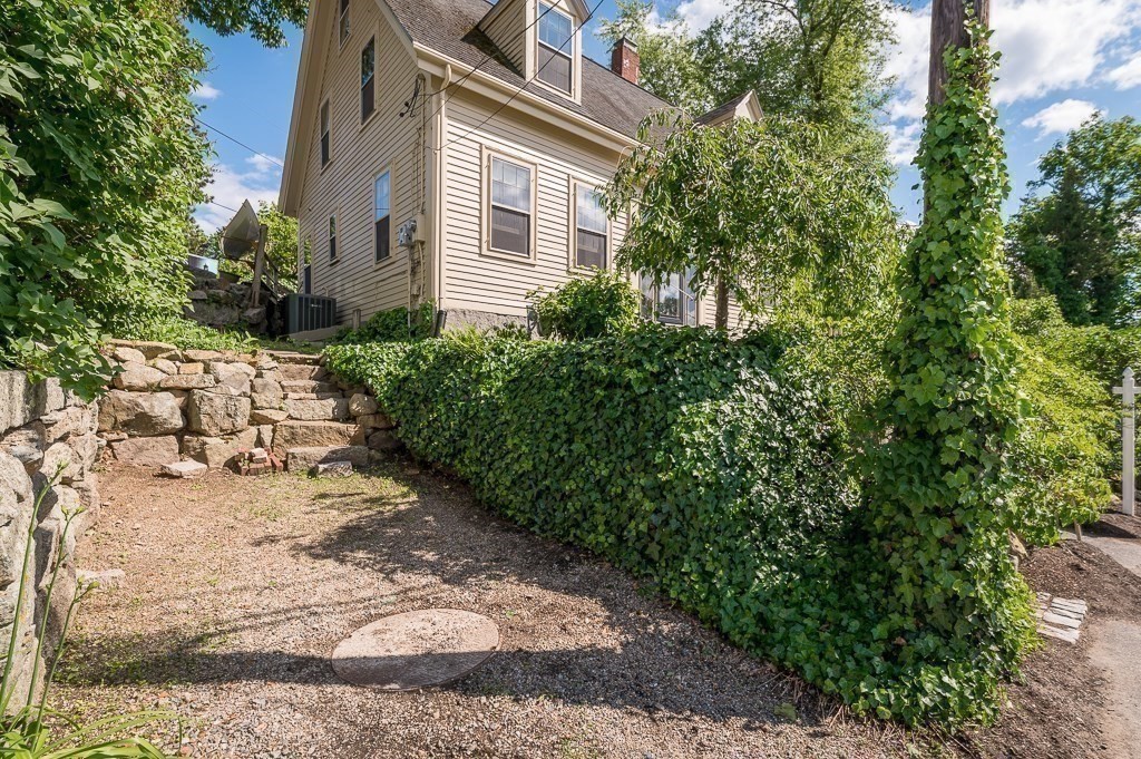 17 Leonard Street Gloucester, MA 01930 - Photo 19 of 23