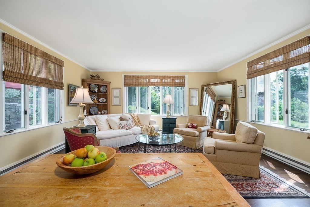 17 Leonard Street Gloucester, MA 01930 - Photo 2 of 23