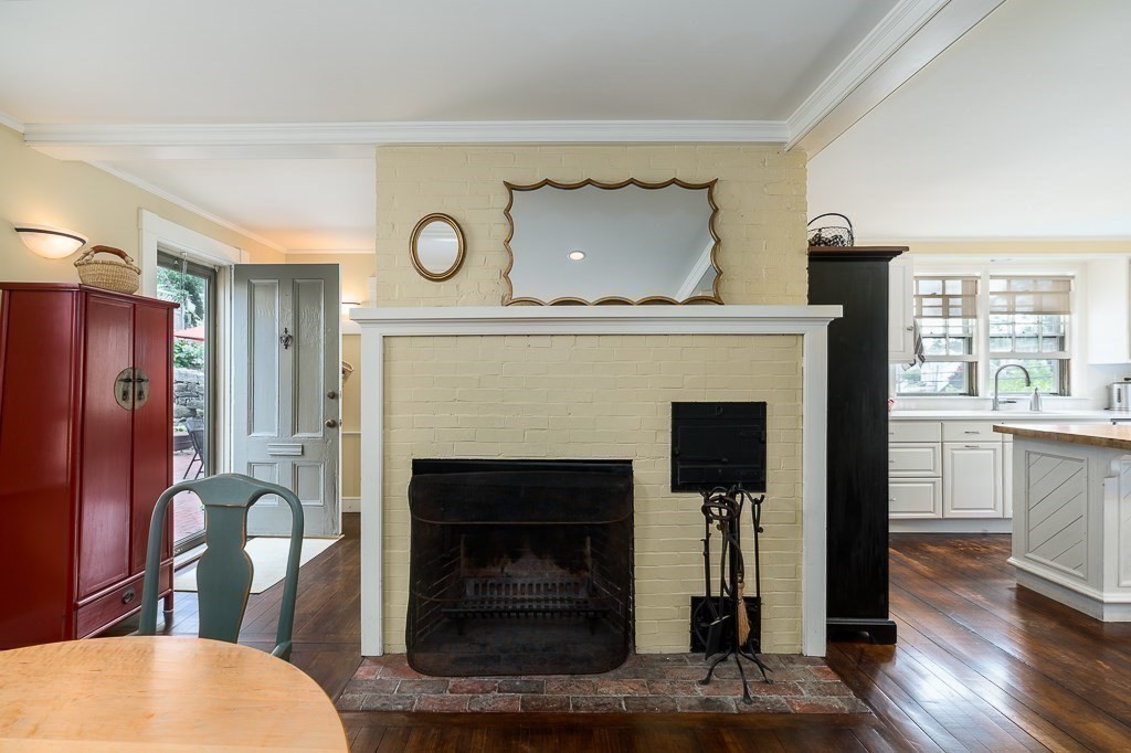 17 Leonard Street Gloucester, MA 01930 - Photo 5 of 23