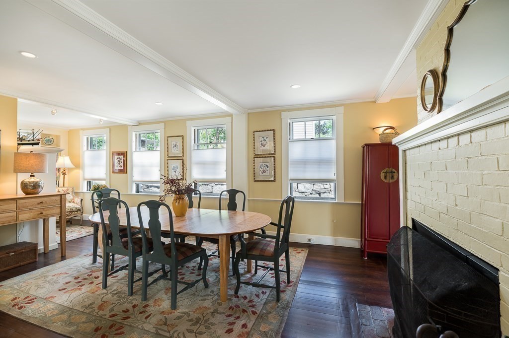 17 Leonard Street Gloucester, MA 01930 - Photo 6 of 23