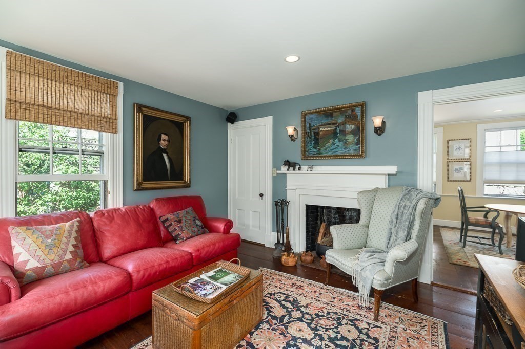 17 Leonard Street Gloucester, MA 01930 - Photo 7 of 23