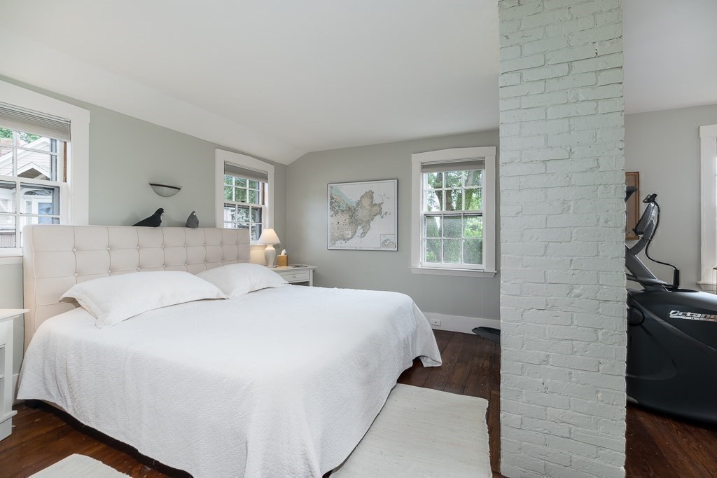 17 Leonard Street Gloucester, MA 01930 - Photo 8 of 23