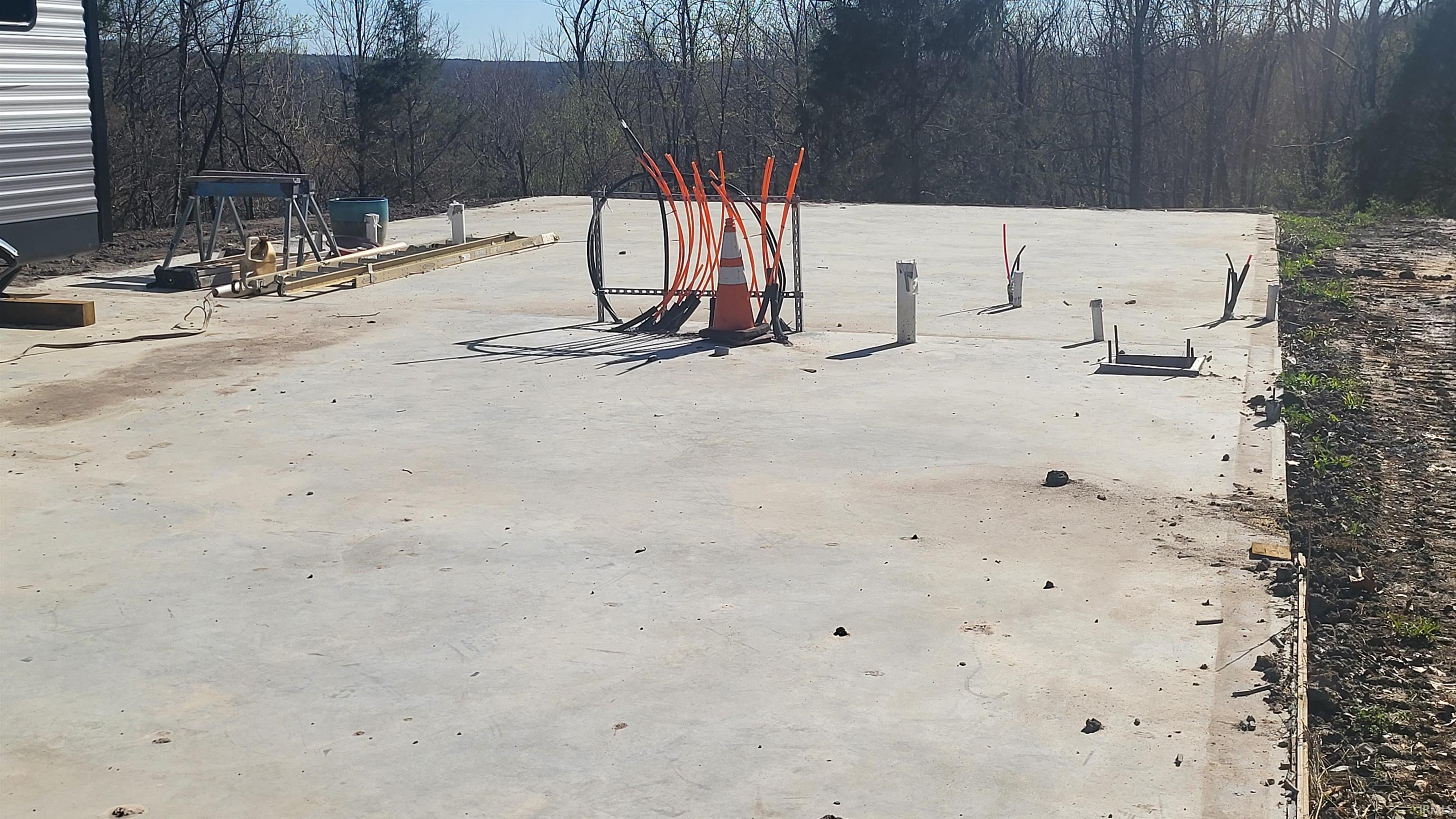 2500 South Coalmine Road Bloomfield, IN 47424 - Photo 2 of 9