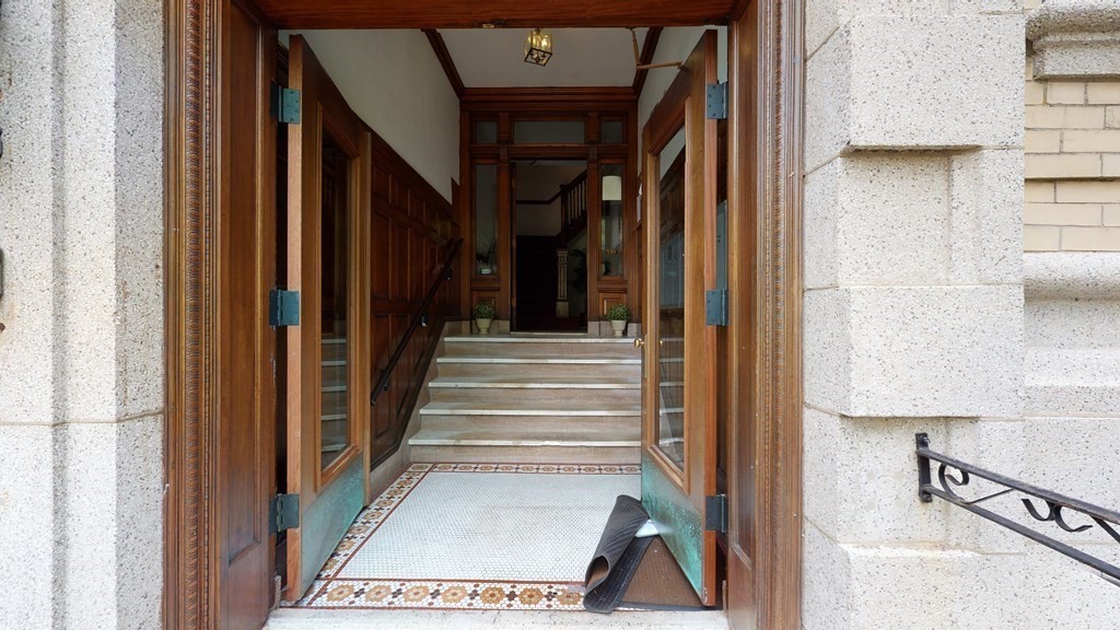 38 Kilsyth Road, Unit 23 Brookline, MA 02445 - Photo 2 of 18