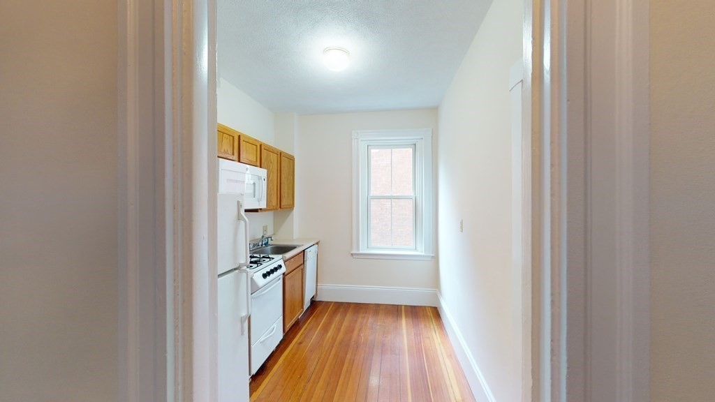 38 Kilsyth Road, Unit 23 Brookline, MA 02445 - Photo 5 of 18