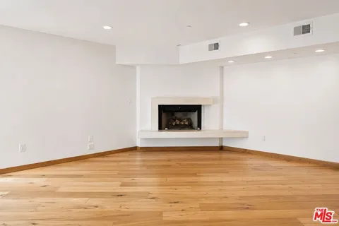 $2,195,000 | 512 Brooks Avenue, Unit 6, Venice, CA 90291