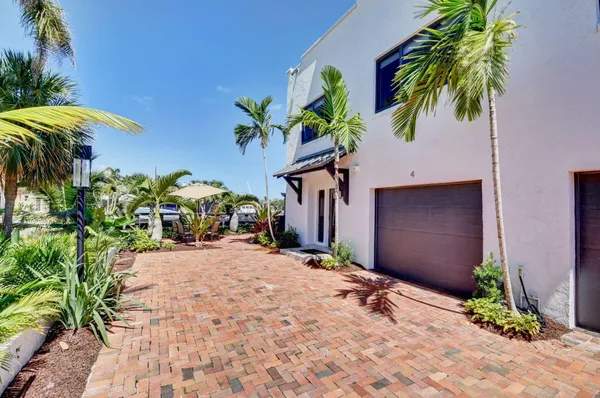 $8,500 | 1121 Bel Air Drive, Unit 4, Highland Beach, FL 33487