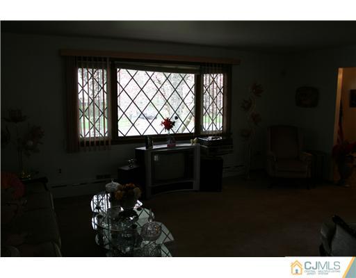 1286 Omaha Road North Brunswick, NJ 08902 - Photo 3 of 11 Gallery Image 3
