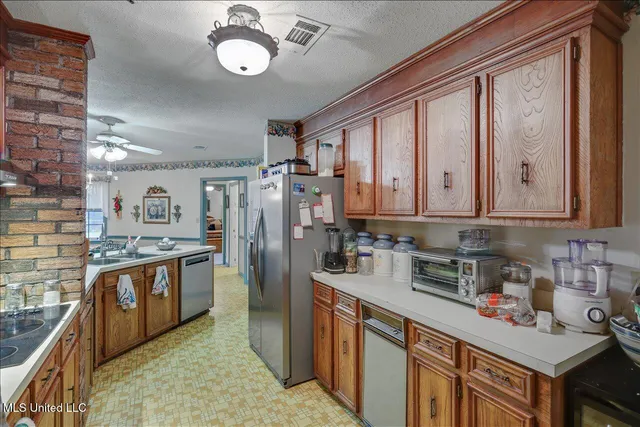 $385,000 | 1022 McDaniel Lane, Crystal Springs, MS 39059