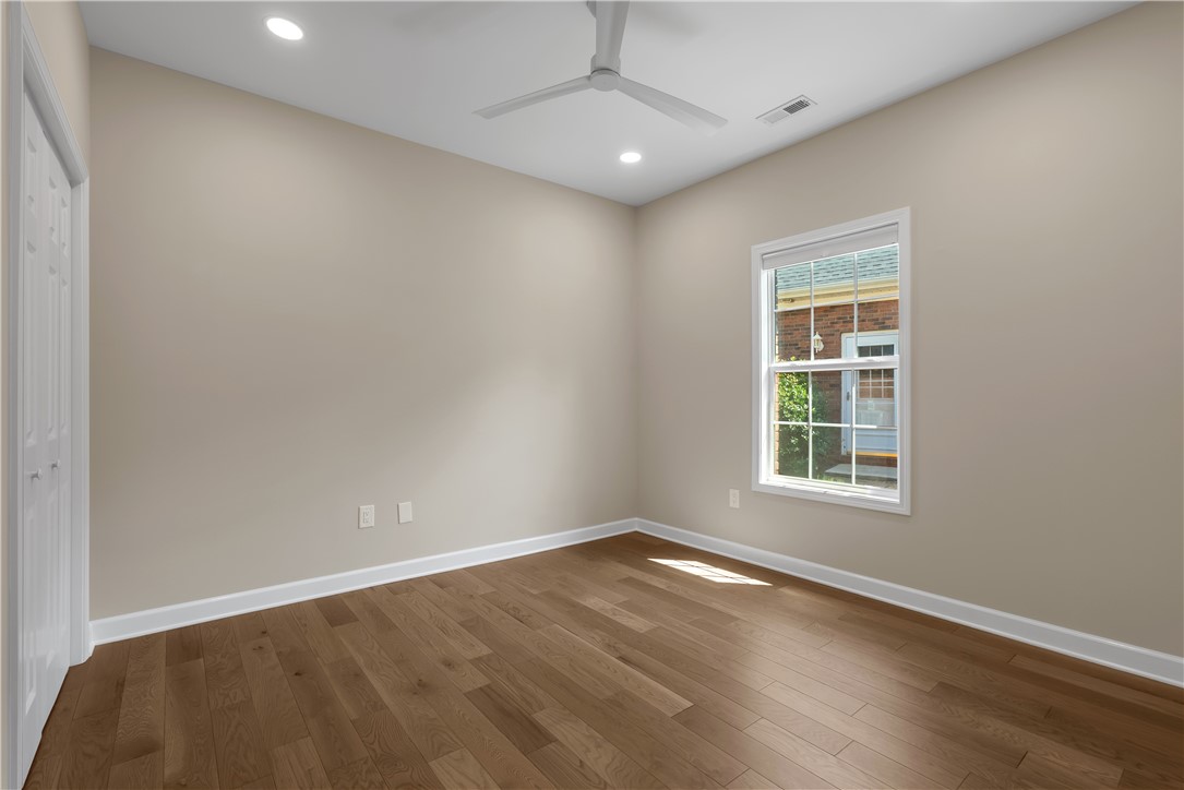 703 Nottingham Court Seneca, SC 29672 - Photo 28 of 39