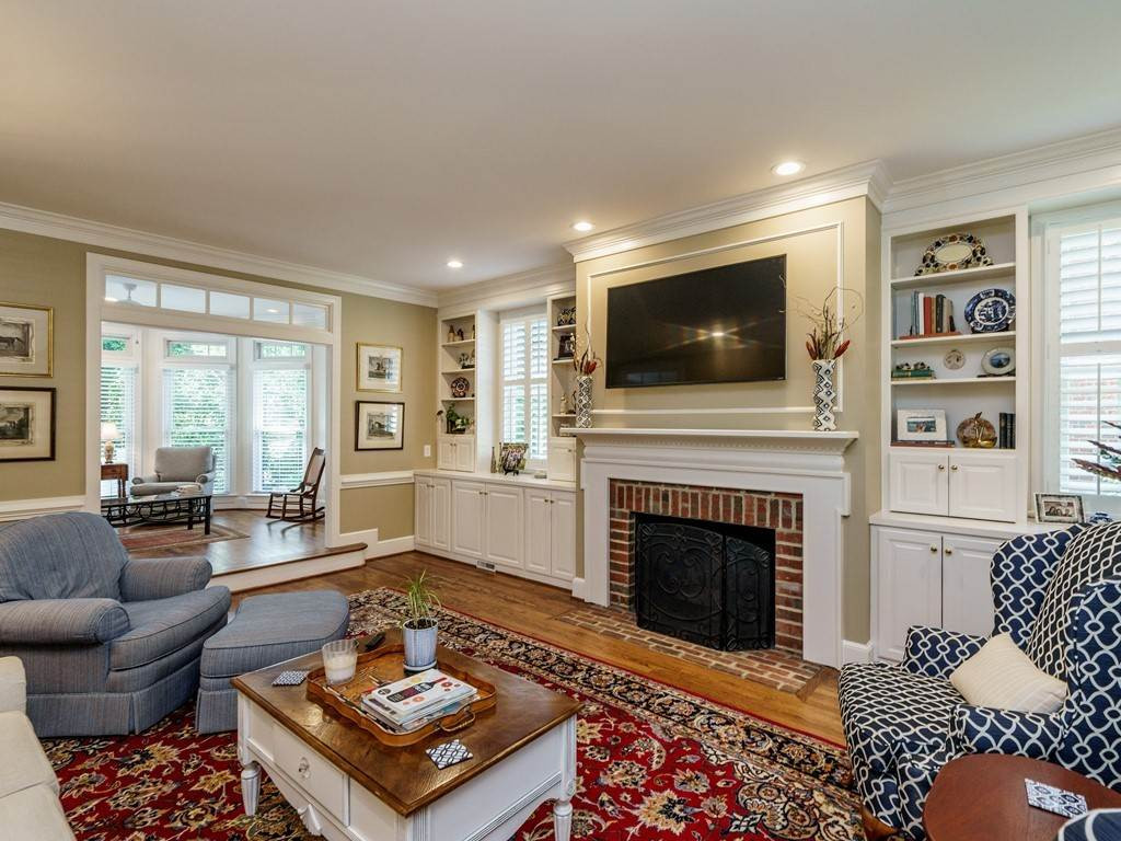 1424 Dogwood Lane Raleigh, NC 27607 - Photo 5 of 30 Living Room