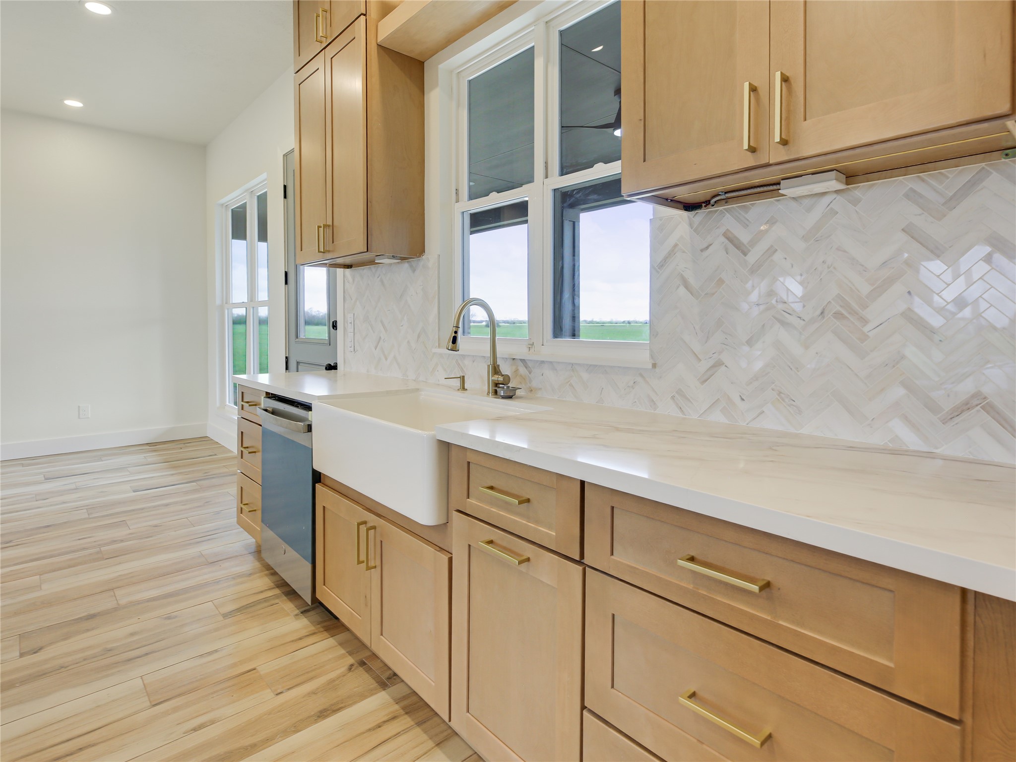 643 Chuckwagon Trail Angleton, TX 77515 - Photo 15 of 37