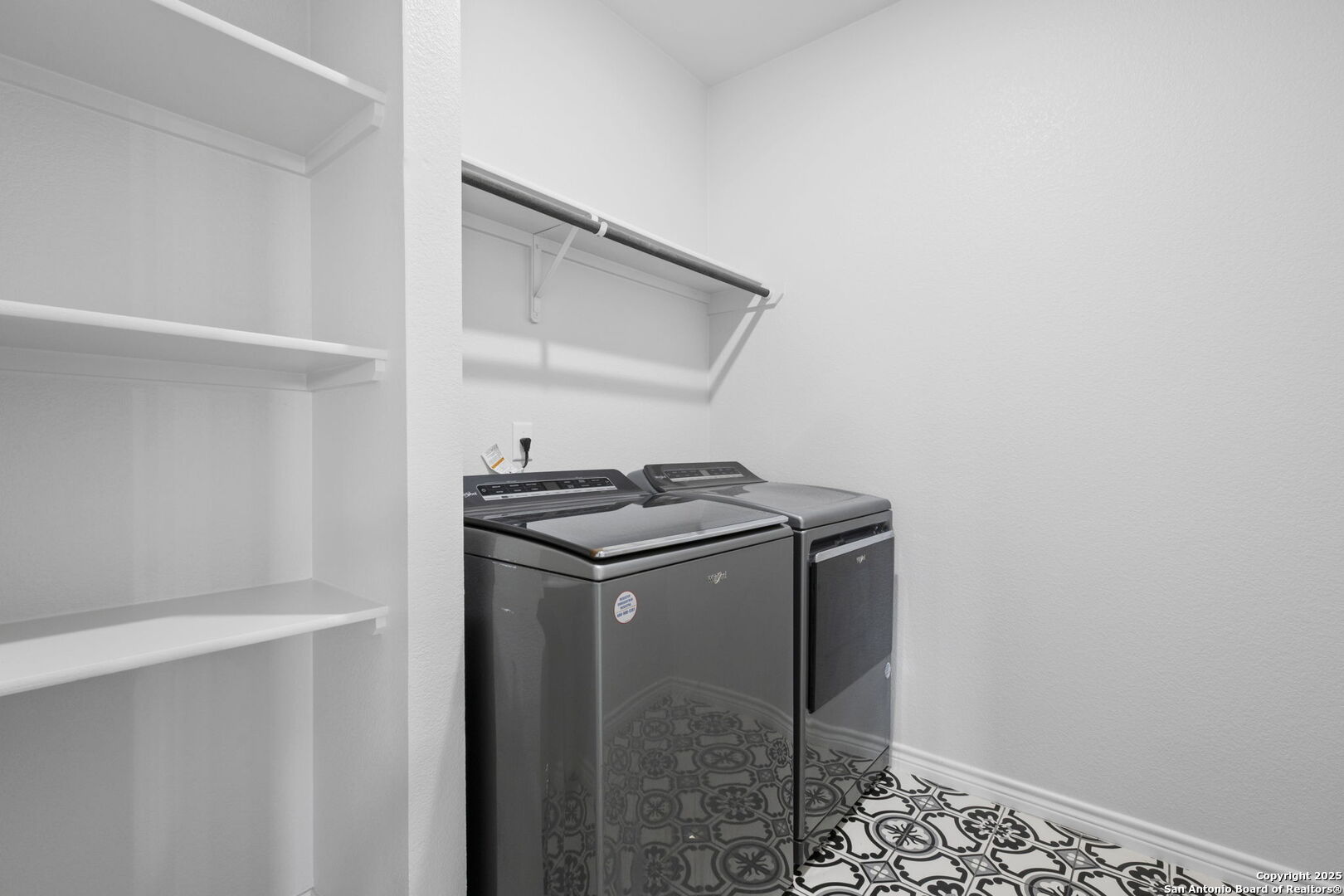 6110 Salerno Street Temple, TX 76502 - Photo 29 of 44 a utility room with dryer and washer