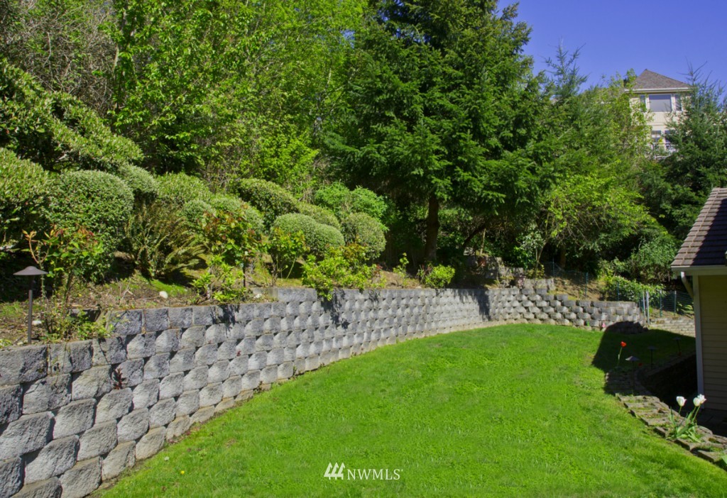 8142 West Mercer Way Mercer Island, WA 98040 - Photo 21 of 24