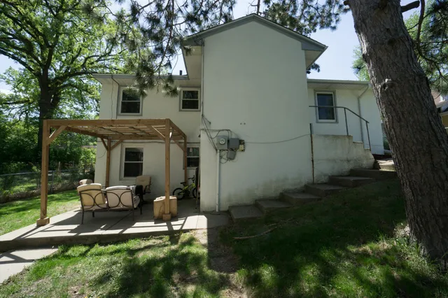 $324,900 | 2417 South Avenue East, North St. Paul, MN 55109