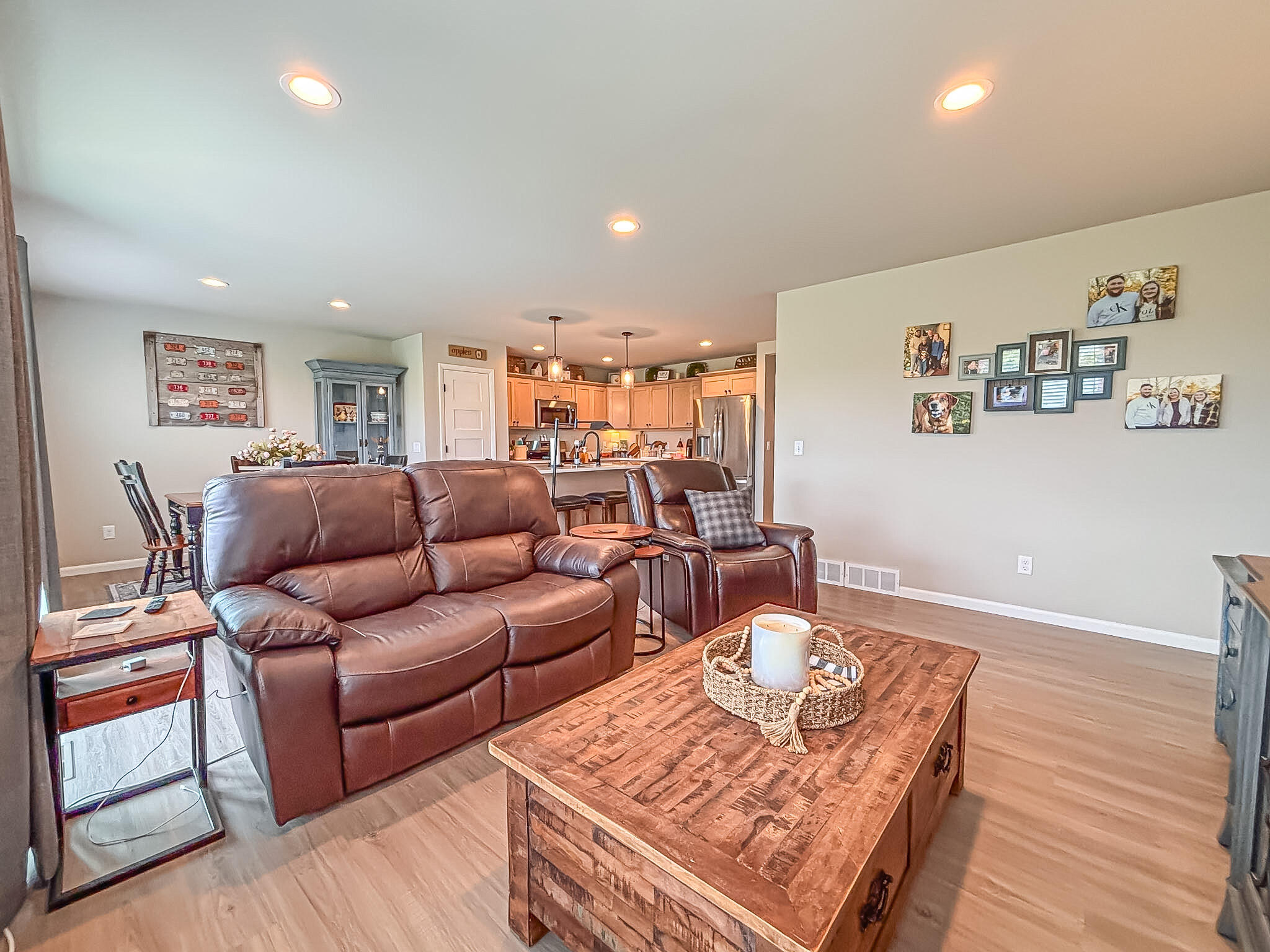 957 Elderberry Road Oconomowoc, WI 53066 - Photo 16 of 30 Great Room