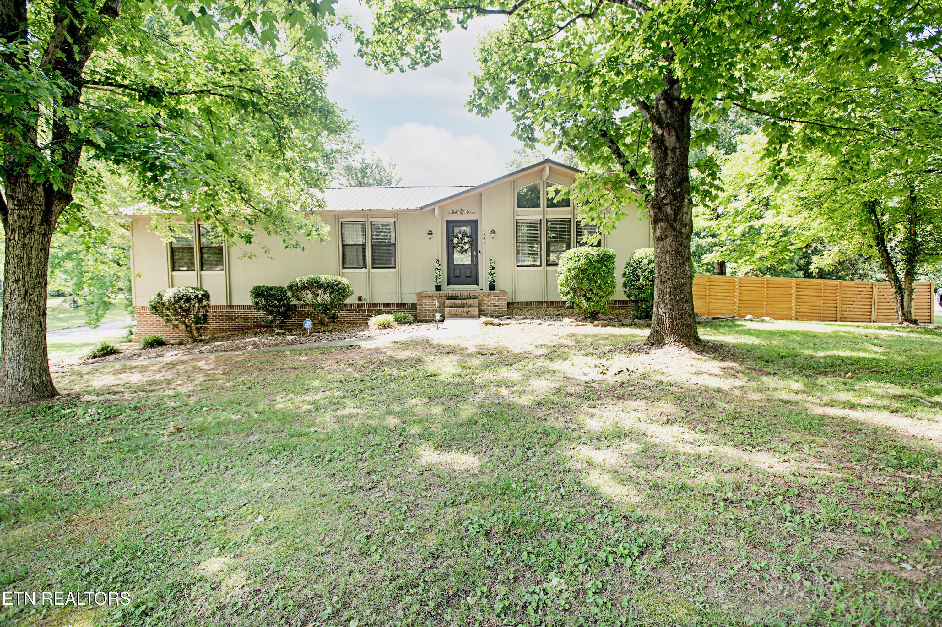 1241 Court Field Road Knoxville, TN 37922 - Photo 2 of 49 A1 (22)