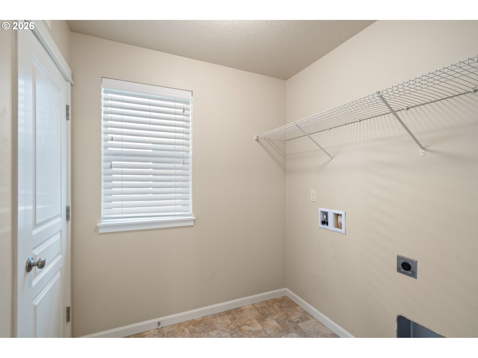 3010 Northeast 74th Street Vancouver, WA 98665 - Photo 29 of 39 a view of an empty room with a window