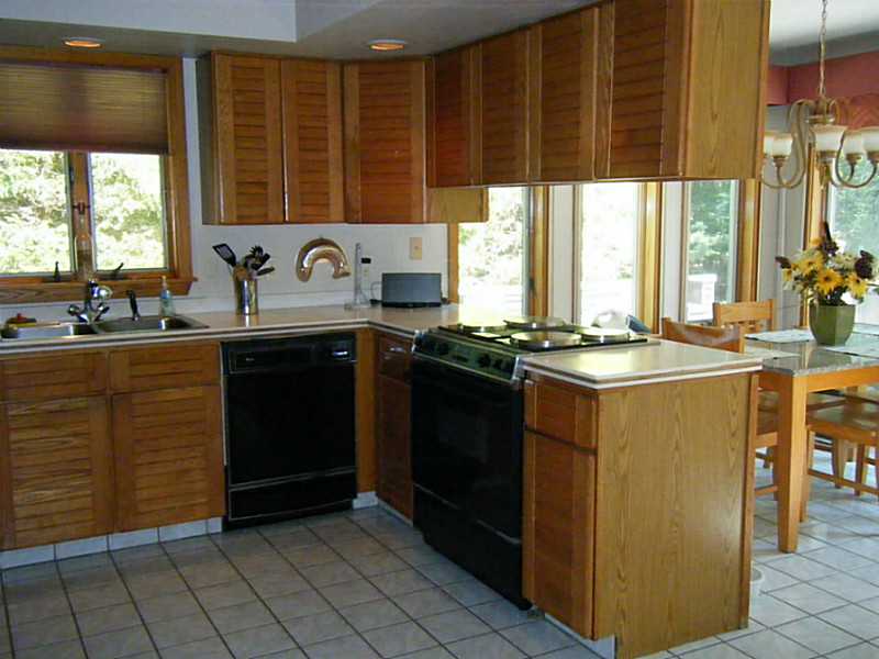 29 Small Pond Road Richmond, RI 02812 - Photo 4 of 23 Kitchen.