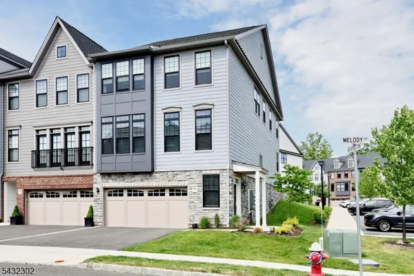 $1,375,000 | 32 Melody Lane, Upper Saddle River, NJ 07458