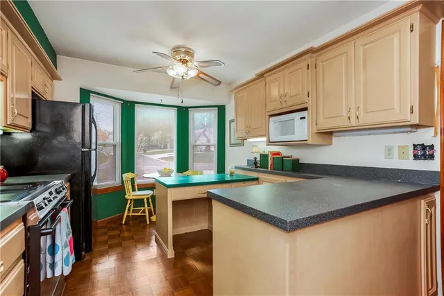 $285,000 | 12400 105th Terrace, Lenexa, KS 66215