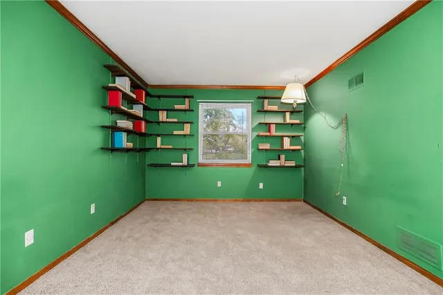 $285,000 | 12400 105th Terrace, Lenexa, KS 66215