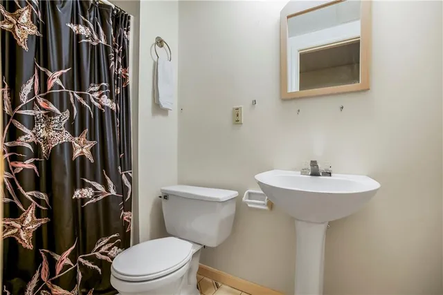 $285,000 | 12400 105th Terrace, Lenexa, KS 66215