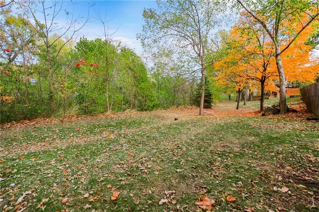 $285,000 | 12400 105th Terrace, Lenexa, KS 66215