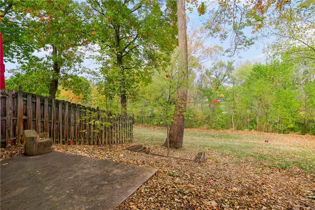 $285,000 | 12400 105th Terrace, Lenexa, KS 66215