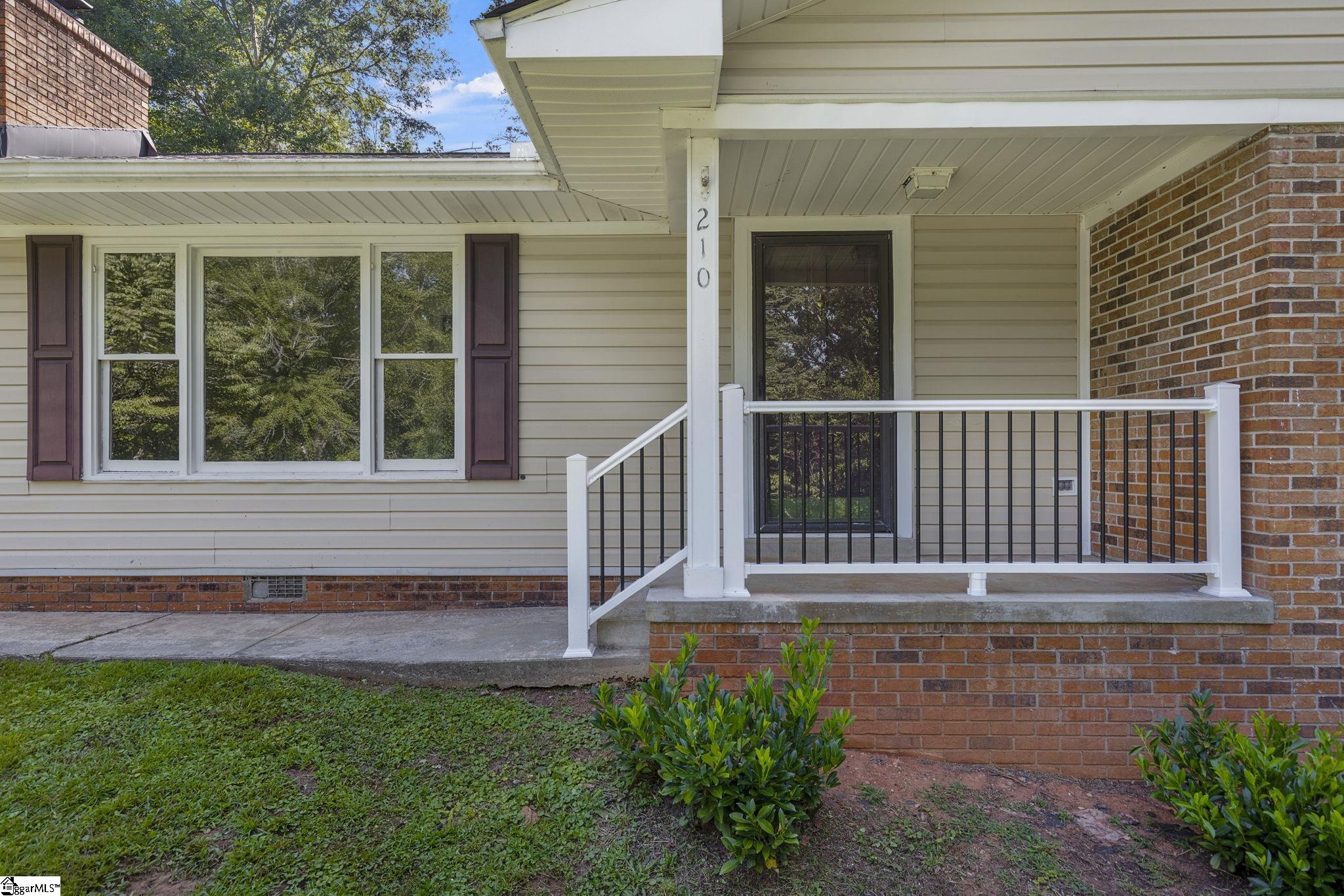 210 Thomas Road Pickens, SC 29671 - Photo 5 of 36