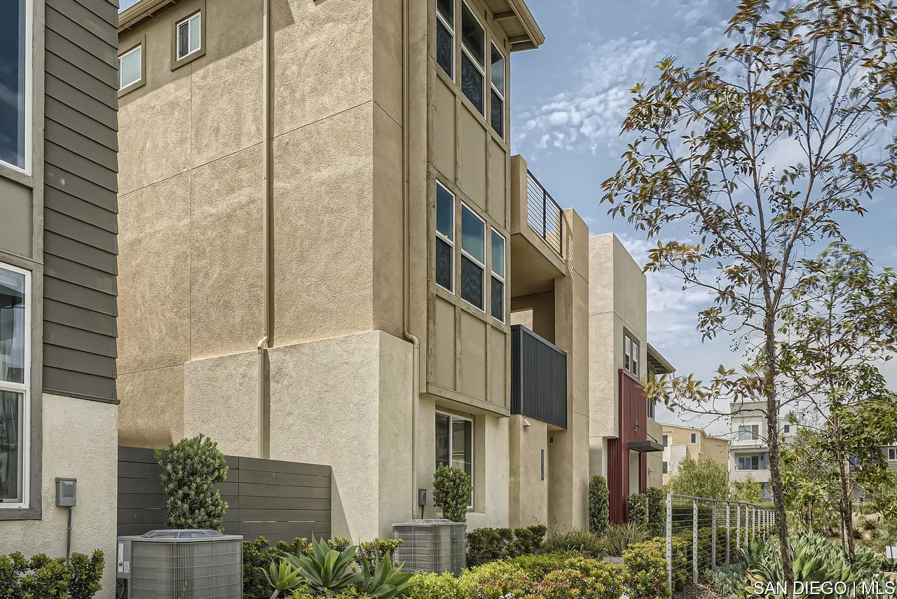 2110 Element Way Chula Vista, CA 91915 - Photo 3 of 33