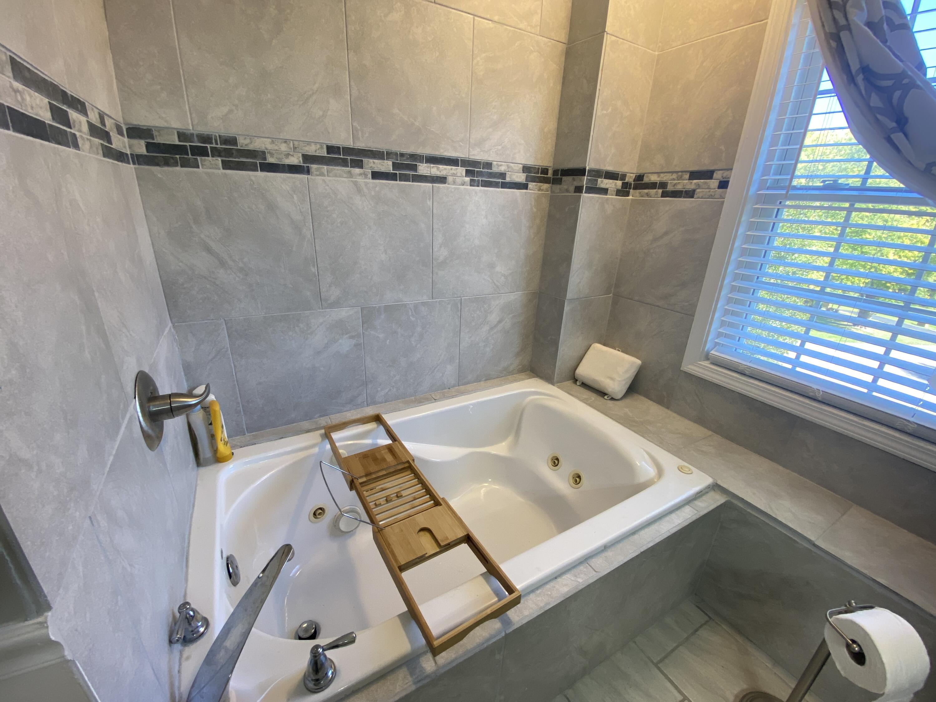 5205 Setter Road Roanoke, VA 24012 - Photo 22 of 52 IMG_3303